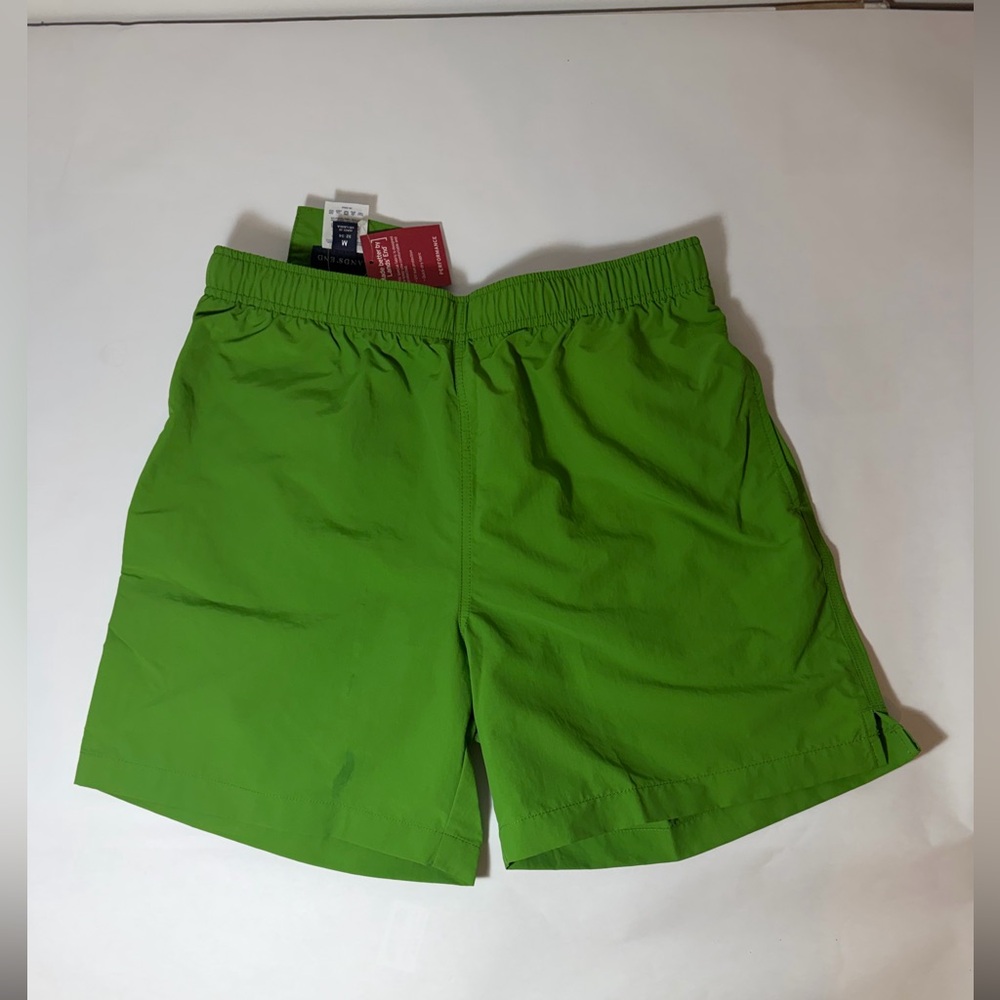 NWT Lands' End Vibrant Green Athletic Shorts